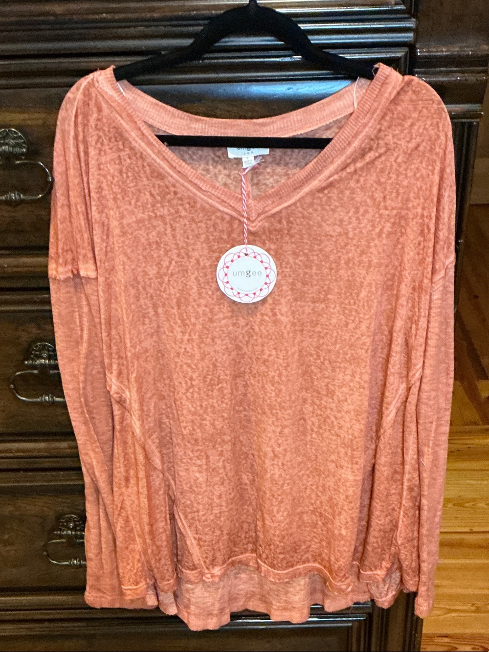 Umgee Washed V‑Neck Lightweight Long Sleeve Top — Coral Peach